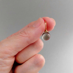 免運費 [客製] 玻璃吊墜耳環，灰褐色 第4張的照片