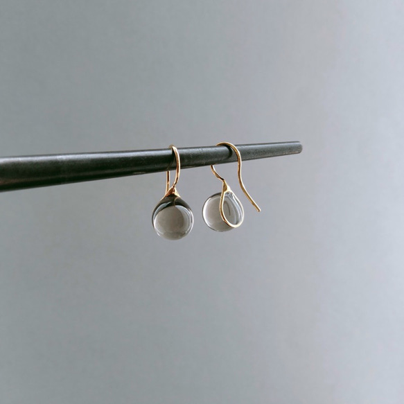 免運費 [客製] 玻璃吊墜耳環，灰褐色 第3張的照片