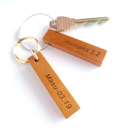 m＊確認用お名前入りオーダーメイド木製キーホルダー♫ □【名入代込】【ペア】「KEYRING 001 ギフトセット」木製
