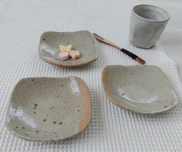 角板皿　豆皿　うす茶 3枚目の画像
