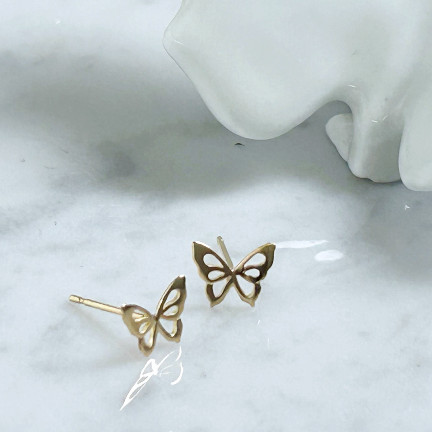 受注生産:ulysses-petit K18 蝶ピアス1pc 【FP128】