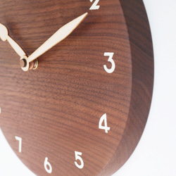 木製 掛け時計 丸型 ウォールナット材25 4枚目の画像