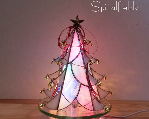 ステンドグラスのクリスマスツリー（白） クリスマスツリー