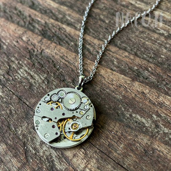 時計仕掛けのネックレス ラウンド ヴィンテージ時計のムーブメント