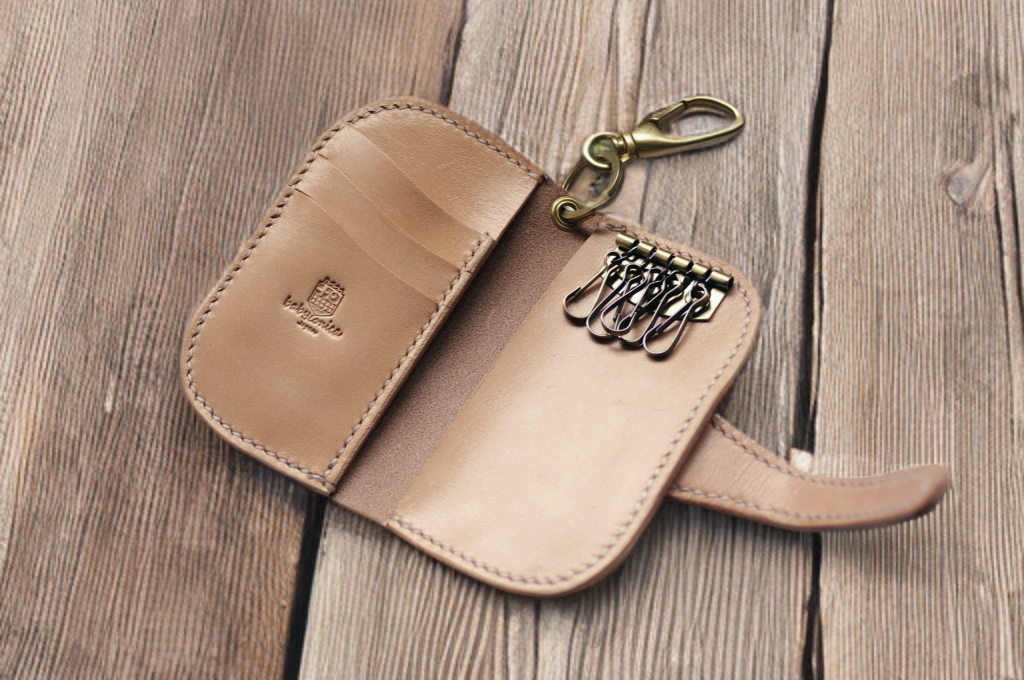 本革二つ折りカードキーケース（受注制作）手縫いヌメ革