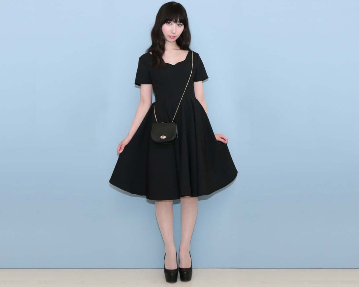 ハートネックライン フィットアンドフレアドレス 26,134円