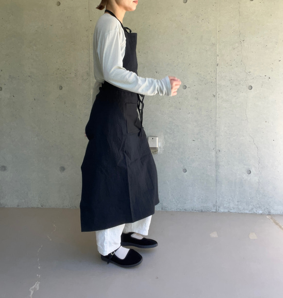 ハーフリネンのエプロン | 綿麻・エプロン・ナチュラル・4色（ホワイト/キナリ/グレー/ブラック）受注制作 5枚目の画像