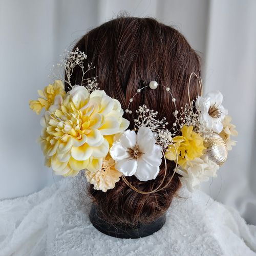 薄黄色のジニアと林檎の花の髪飾り ピンク 水引 パール 髪かざり 成人 