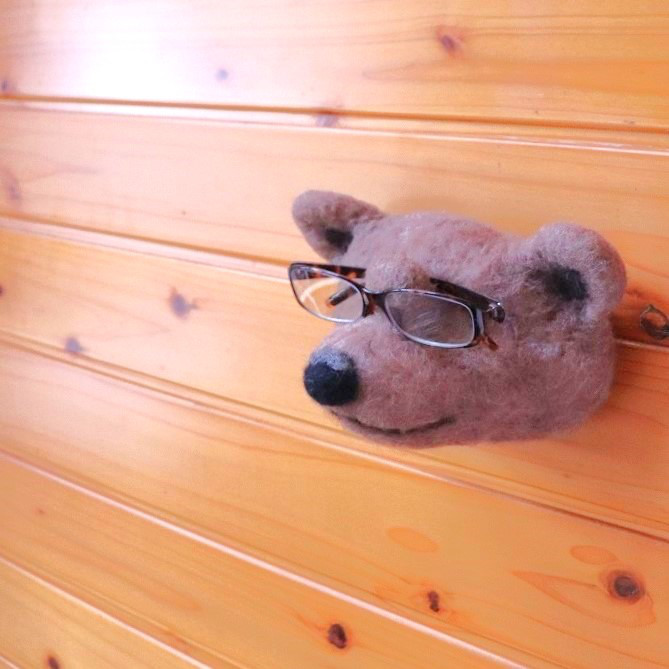 めがね掛け クマ（壁掛け）