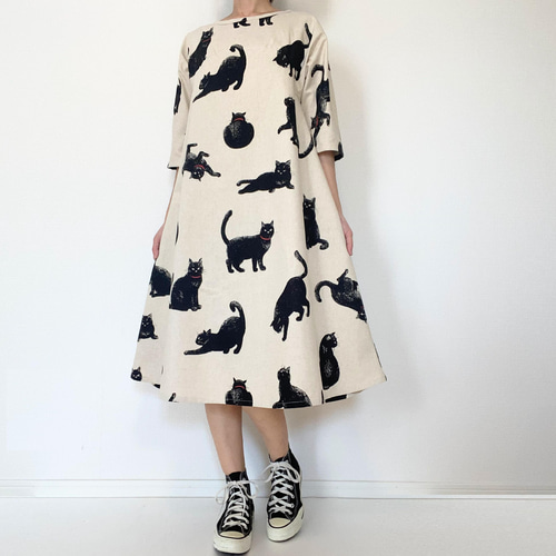 こなまいきな黒猫のワンピース*コットンリネン 綿麻*五分袖*生成り ワンピース loosey goosey 通販|Creema(クリーマ) 2634200 こなまいきな黒猫のワンピース*コットンリネン 綿麻*五分袖*生成り ワンピース loosey goosey 通販|Creema(クリーマ) 2634200