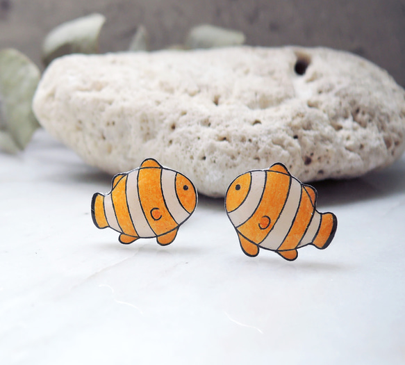 小丑魚可愛手工耳環 尼莫 Nemo 抗敏耳針 無痛耳夾 第1張的照片