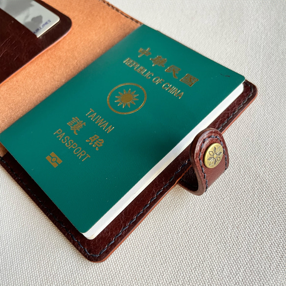 Bambini 皮革護照夾護照套 焦糖色 第4張的照片