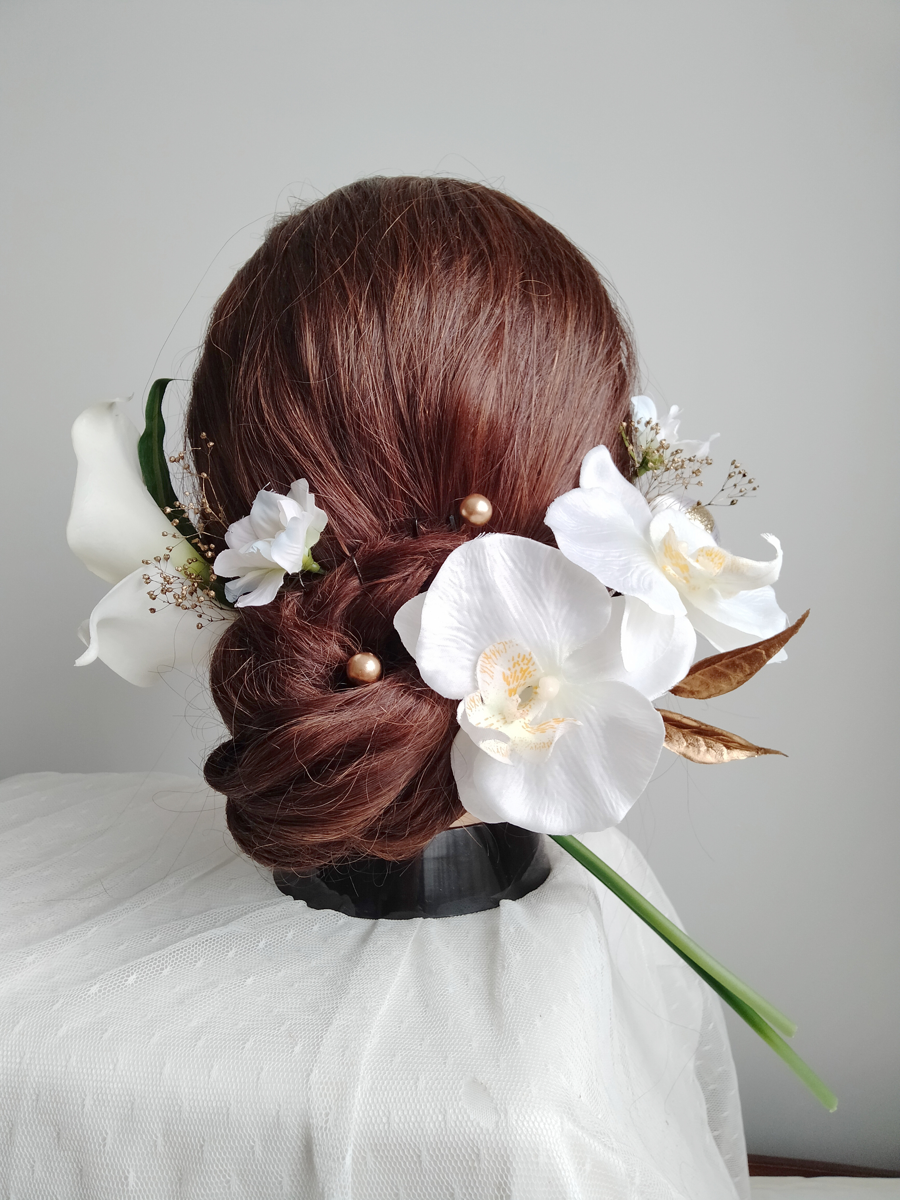 カラーリリィと胡蝶蘭のヘッドドレス 　 髪飾り　ヘアアクセサリー　ウェディング　 結婚式 　 白無垢 　成人式　振袖　袴