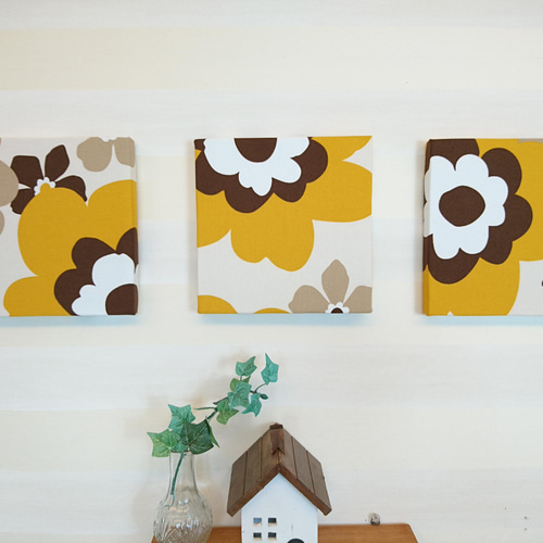 大きなお花(イエロー)のファブリックパネル 20×20cm 3枚セット その他