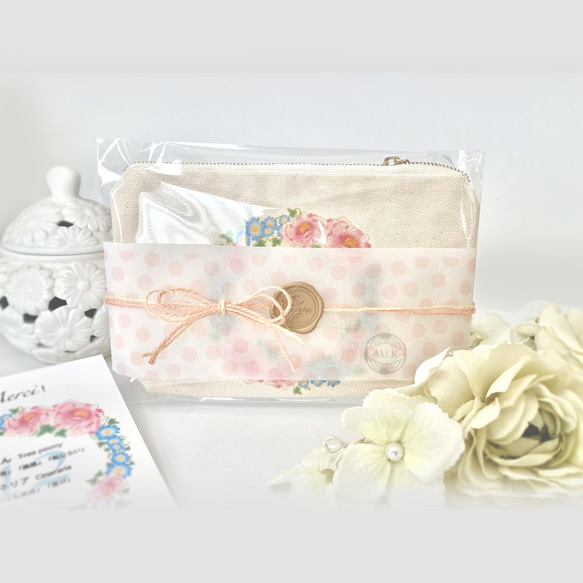 【ブルミア】誕生花が咲き続けるポーチ　Mサイズ 3枚目の画像