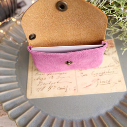 Cuir de Son 纖薄簡約的小巧通行包 也可用作名片夾 栃木皮革 配飾（粉紅色） 第3張的照片