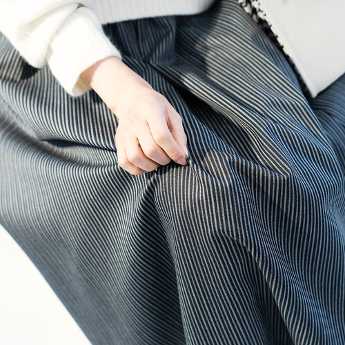 ○残1~2枚○ 洗えるウールでおしゃれを快適に 上質ストライプ 黒