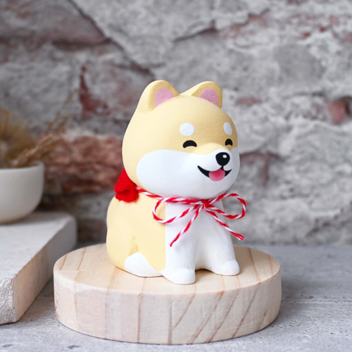 笑顔とかわいい太った小さな柴犬癒しの飾り人形手作り木製小さな木彫り