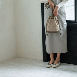 【限量熱賣】雙向抽繩單肩包 真皮 精選皮革 成人適用 Beoni 藍色 第17張的照片