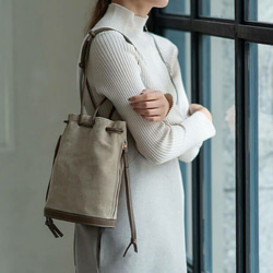 【限量熱賣】雙向抽繩單肩包 真皮 精選皮革 成人適用 Beoni 藍色 第16張的照片