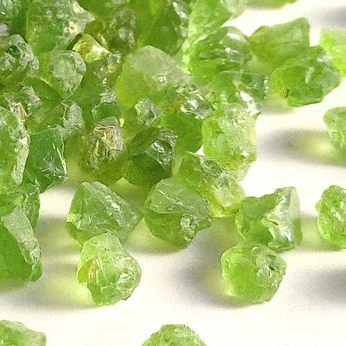 天然石ペリドット ペリドット 原石 パキスタン産 30ct 宝石質 天然石 trg191