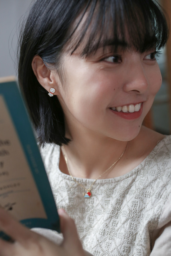 日本印象 富士山 晴天娃娃 達摩 招財貓 福犬 櫻花 醫療鋼針 夾式耳環 紙盒包裝 第8張的照片