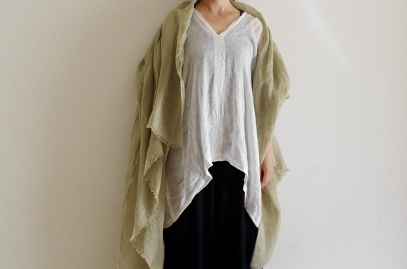 艾草染細麻披肩 第4張的照片