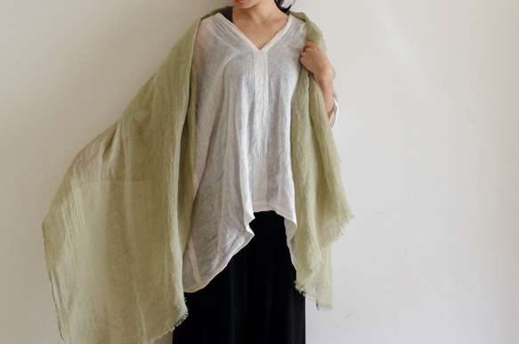 艾草染細麻披肩 第1張的照片