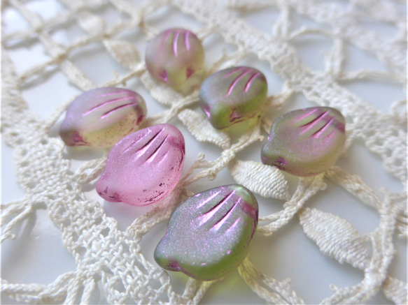 ミニ花びら　渋緑ピンク　チェコビーズCzech Glass Beads4個 4枚目の画像