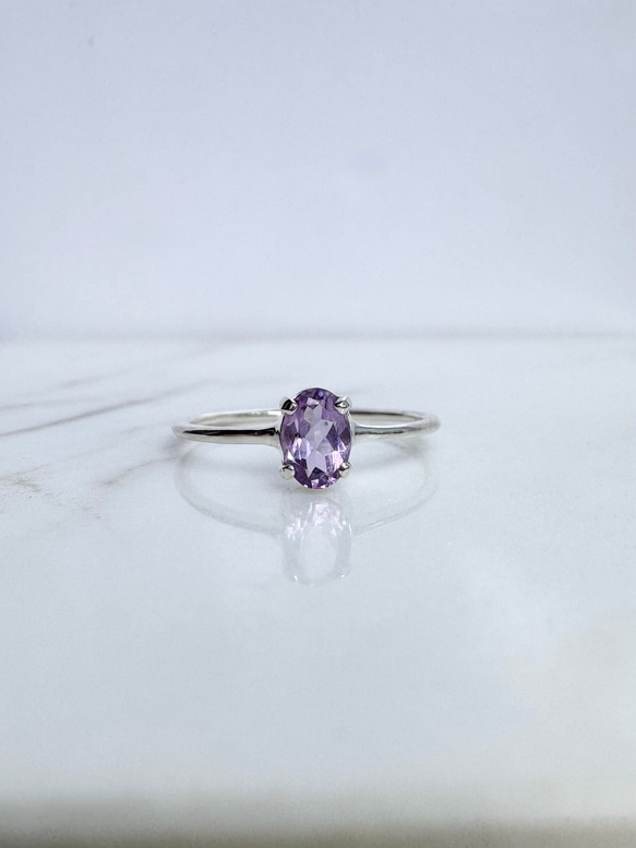 【ライトアメジストリング・2月誕生石・オーバルカット・シルバー925】優雅なパープルが指先を彩る天然石リング　華奢リング 9枚目の画像