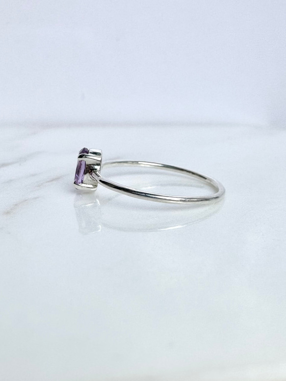 【ライトアメジストリング・2月誕生石・オーバルカット・シルバー925】優雅なパープルが指先を彩る天然石リング　華奢リング 11枚目の画像