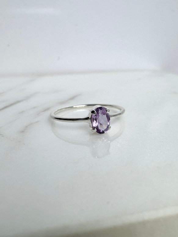 【ライトアメジストリング・2月誕生石・オーバルカット・シルバー925】優雅なパープルが指先を彩る天然石リング　華奢リング 14枚目の画像
