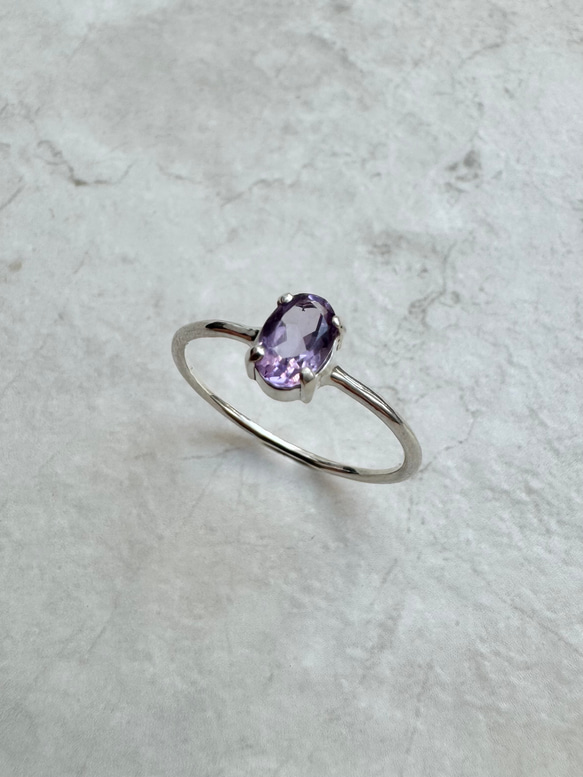 【ライトアメジストリング・2月誕生石・オーバルカット・シルバー925】優雅なパープルが指先を彩る天然石リング　華奢リング 8枚目の画像