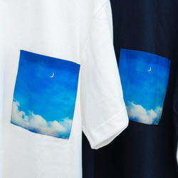 灰色口袋T恤「靛藍天空」 第3張的照片