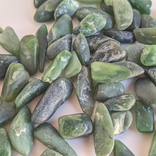 25g/ﾈﾌﾗｲﾄｻｻﾞﾚA/軟玉翡翠/5個で1個ﾌﾟﾚｾﾞﾝﾄ○s322-016/11354020 250115