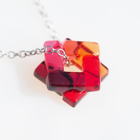 ガラスでワープ『わーぷ【ルージュ】』チェーンネックレス【綿紐、シルバー925選べます】【受注制作】≪送料無料≫ 7枚目の画像