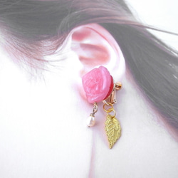 耳環 玫瑰紅和金箔 第4張的照片