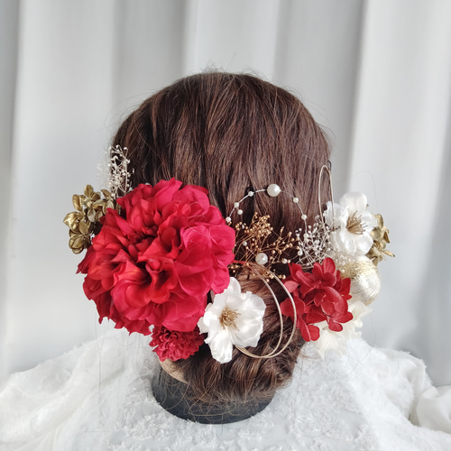 赤色のダリアと林檎の花の髪飾り 紅白 赤白 水引 パール 髪かざり 成人