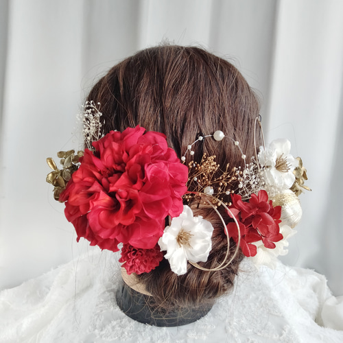 赤色のダリアと林檎の花の髪飾り 紅白 赤白 水引 パール 髪かざり 成人
