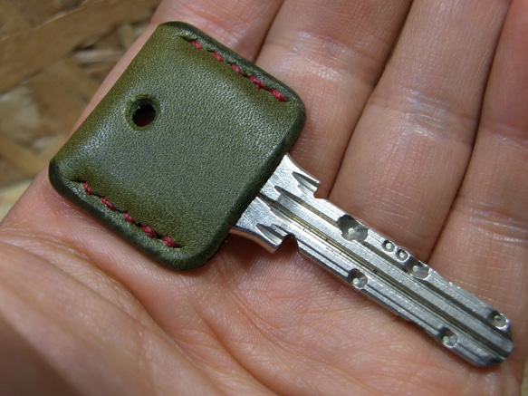 オリーブのキーカバー　エンジステッチ 1枚目の画像