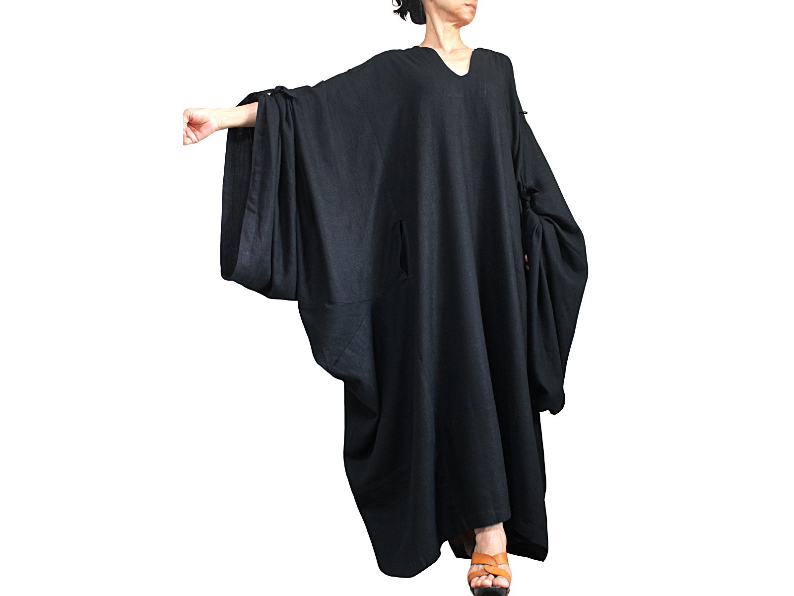柔らかヘンプのエレガントカフタンドレス （DNN-090-01）