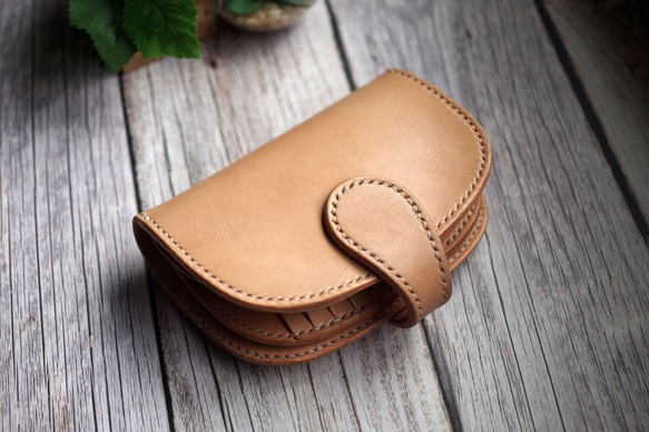 コロンとかわいい本革フラップハーフ財布（受注制作）手縫いヌメ革 5枚目の画像