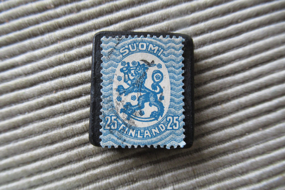 アップサイクル　フィンランド　 切手ブローチ1502 1枚目の画像