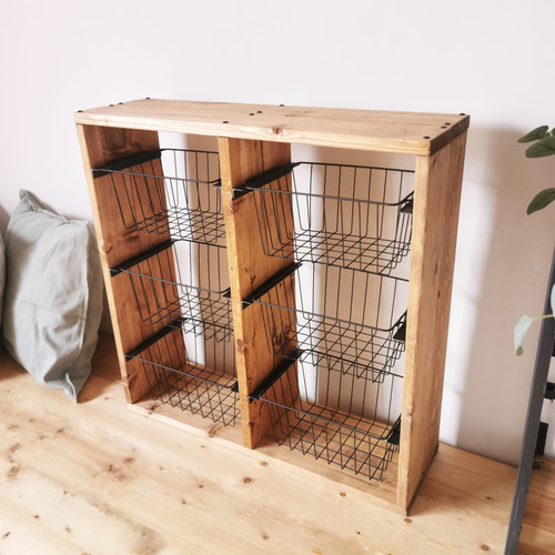 無垢材仕様のレトロワイヤーラック （ワイヤーバスケット4コ付）