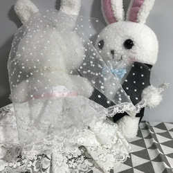 RABBIT LULU【兔子娃娃 結婚兔。高雅白婚紗 】手創 結婚禮物。安床娃娃。婚禮會場佈置。☆露露兔☆ 第3張的照片