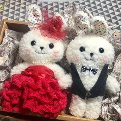 RABBIT LULU【兔子娃娃 結婚兔 喜氣紅婚紗】結婚禮物。婚禮會場佈置。安床娃娃。手創 ☆露露兔☆ 第1張的照片