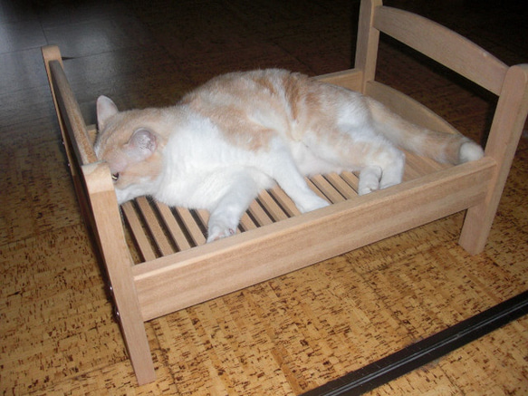 猫用ベッド　木製ペットベッド　天然木　ペットベッド　手作りベッド　スノコベッド　猫用寝台 11枚目の画像