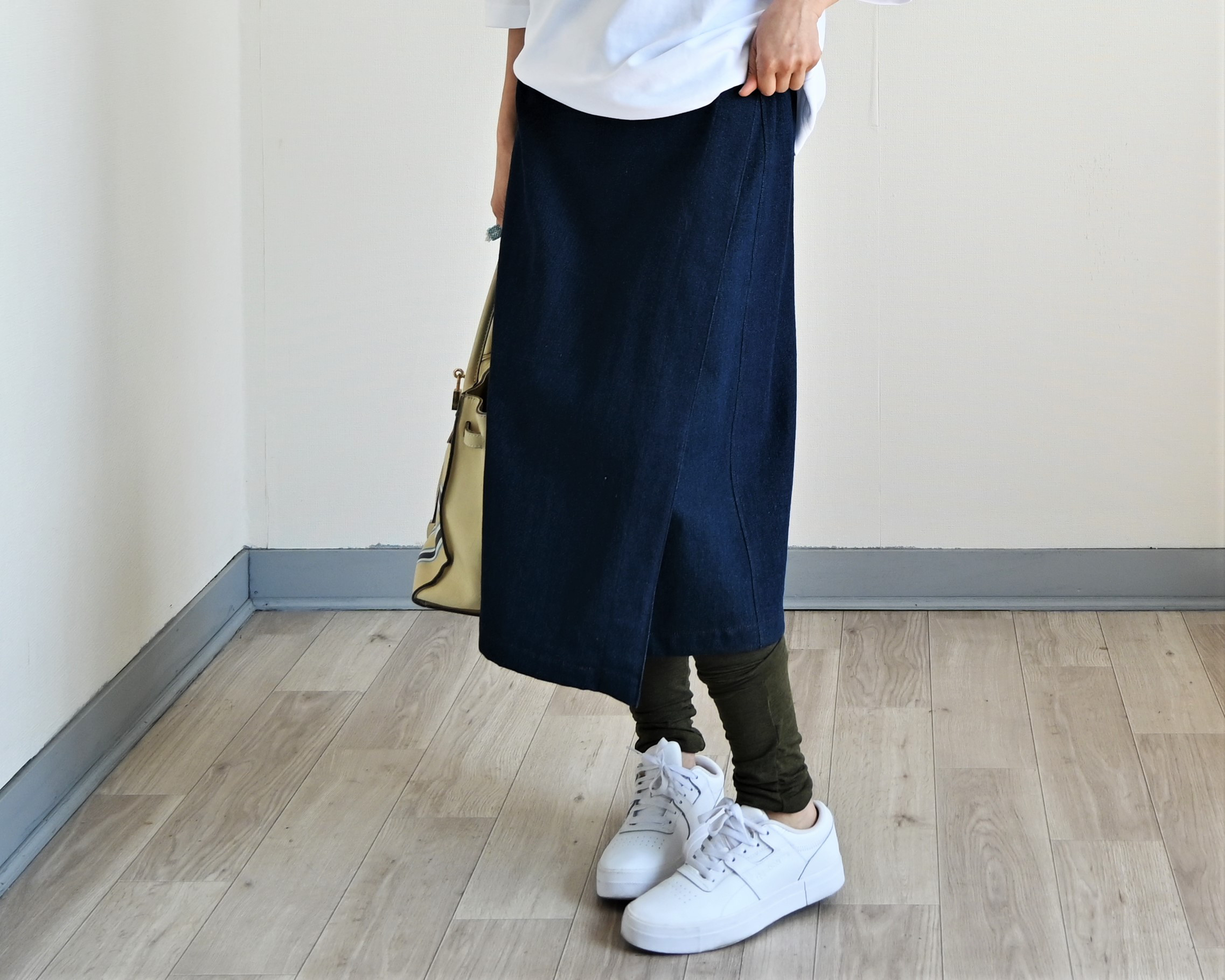 大人シルエットのデニムラップスカート