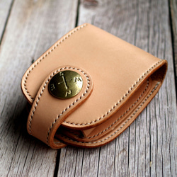 本革コンチョ折財布（受注制作）手縫いヌメ革ナチュラル 牛皮牛革 天然 1枚目の画像