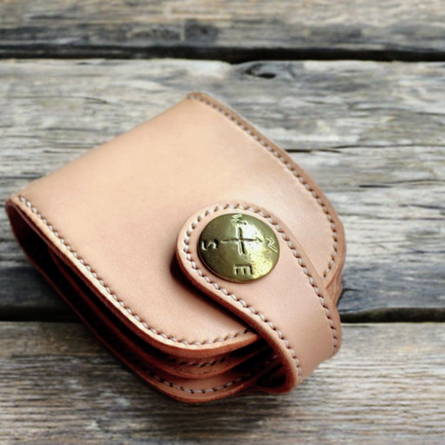 本革コンチョ折財布（受注制作）手縫いヌメ革ナチュラル 牛皮牛革 天然